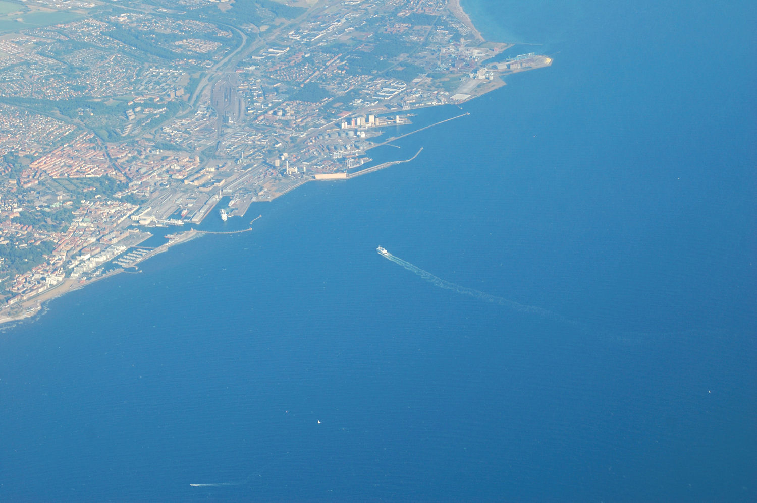 Picture taken from TAP Air Portugal's route 513 from Oslo to Copenhagen. Photo: Pål Stagnes