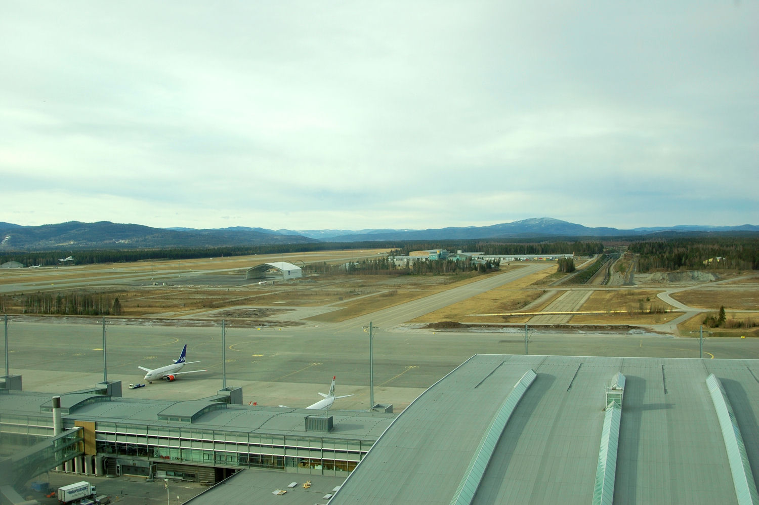 View from the tower at Oslo Airport. Photo: Pål Stagnes