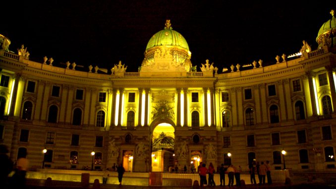 I sentrum av Wien på kvelden. Foto: Pål Stagnes